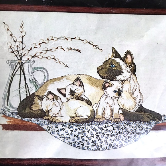 1978 DIMENSIONS Siamese cat large needlepoint stitch kit mother and baby kittens - Picture 4 of 4